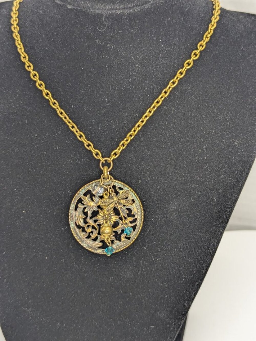 Ladies dragonfly pendance necklace